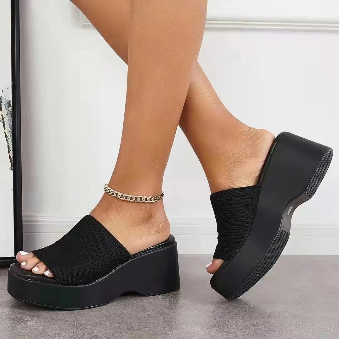 2026 Summer New Women Fish Mouth Thick Solid Outerwear Casual Open Toe One Line Beach Sandals Slippers